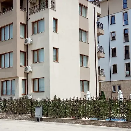 아파트 On Cypress Street 네세부르